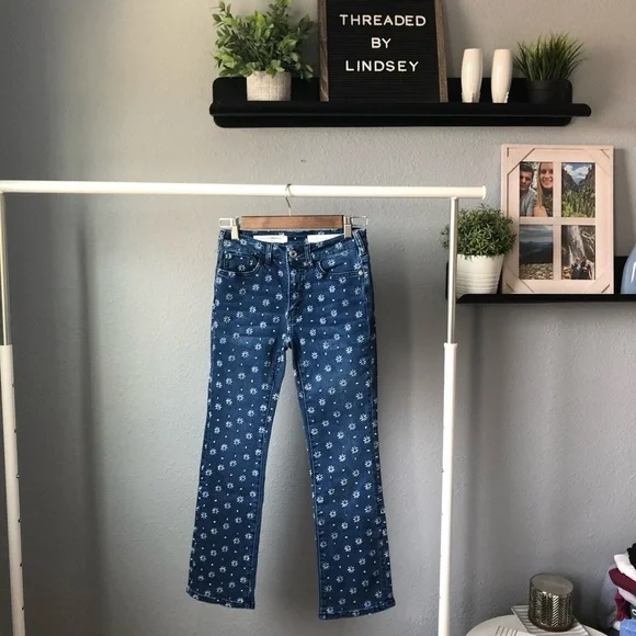 {ANTHRO} Pilcro bootcut embroidered jeans - Picture 1 of 9